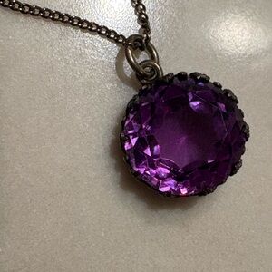 European Art Deco Amethyst or Synthetic Violet Spinel/Glass Pendant Silver Chain